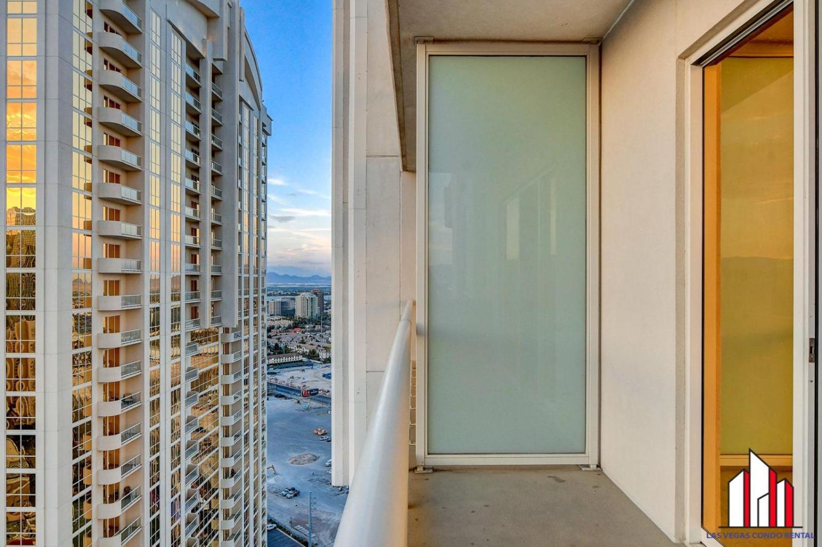 Mgm Signature-30-705 F1 Track & Strip View Balcony Las Vegas Exteriör bild